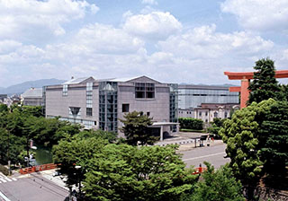 京都国立近代美術館外観